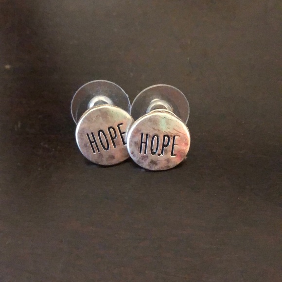 Francesca’s Silver “Hope” studs - Picture 1 of 1